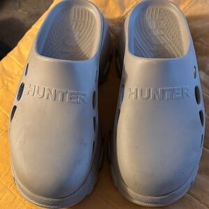 Hunter Women’s Gray Slip-On Mules